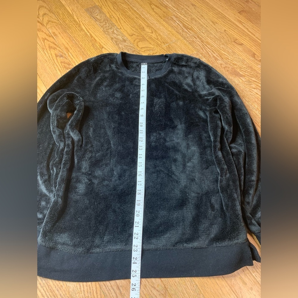 GAIAM Black Lux Plush Fleece Crewneck Sweatshirt - Size M - Picture 6 of 8
